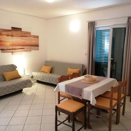 Apartments Ria Baska Voda Phòng bức ảnh